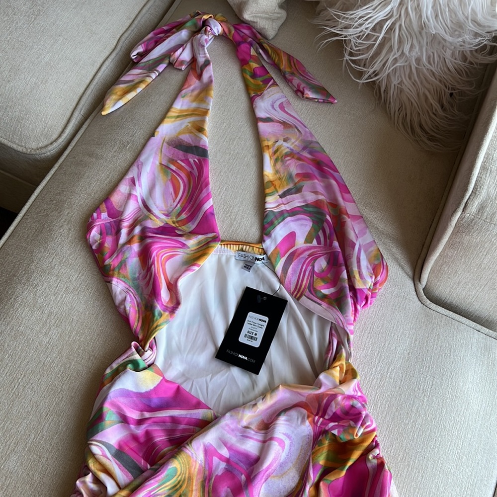 Abstract Halter Dress - Picture 5 of 5